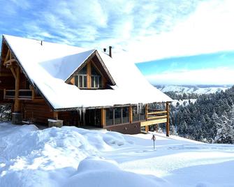 Stunning Rustic Mountain Retreat located in a private community in Star Valley - Afton - Edificio