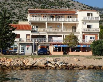 Apartments Bili - Starigrad - Building