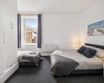 Peterhead Pad - Sja Stays - Modern 2 Bed Apartment - Peterhead