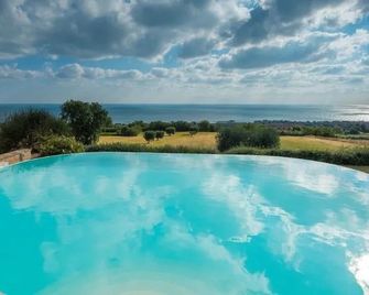 Pamperduto Country Resort - Potenza Picena - Piscina