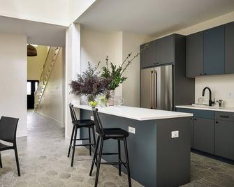 The Neighborhood Hotel - New Buffalo Garden Suite - New Buffalo - Kitchen