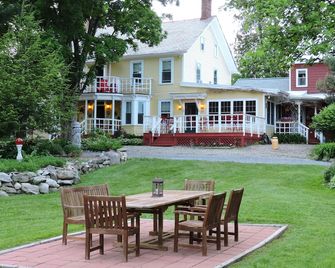 Saratoga Farmstead B&B - Saratoga Springs - Innenhof