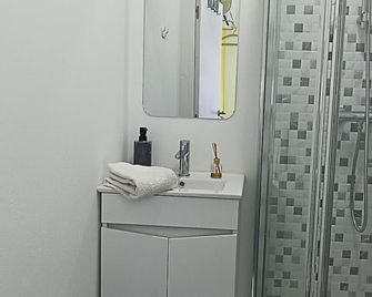 Sleep & Go Faro Airport Guest House - Faro