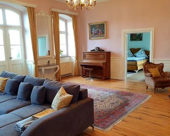 Ferien im Schloss Hilbringen - Merzig - Wohnzimmer