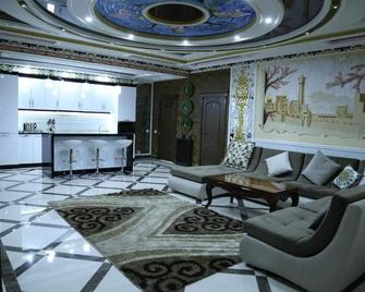 صن رايز أبارتمنت - دوشانبي - غرفة معيشة