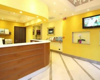 Appartamenti Villa delle Ciliegie - Deiva marina - Front desk