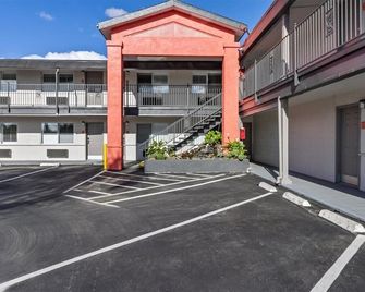 Steinbeck Lodge - Salinas - Gebouw