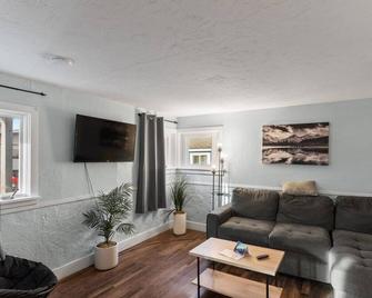 Borealis Barnhouse - Slumber 7 - Anchorage - Sala de estar