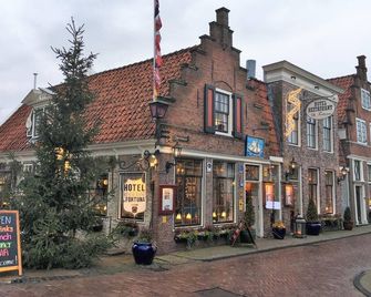 Hotel & Restaurant De Fortuna - Edam - Building