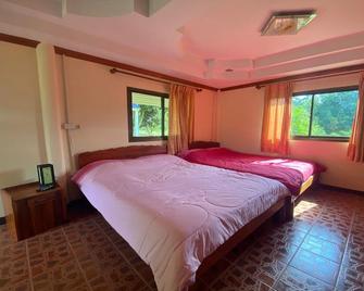 OYO 75380 Bannoichynum Resort Kanchanaburi - Ban Kao - Habitación