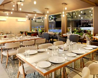 Westbay Resort & Spa - Ganpati Pule - Restaurant