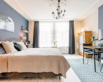 verzorgde kamer in monumentenpand - Arnheim - Schlafzimmer