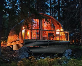 Haltia Lake Lodge nature boutique hotel & glamping - Еспоо