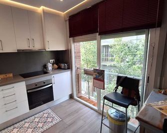 A 5 Minutes de la Sagrada Família ! Duplex Dans un Passage Très Calme ! - Barcelona - Kitchen