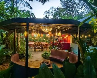 Chirripo Art Hotel - Rivas - Patio