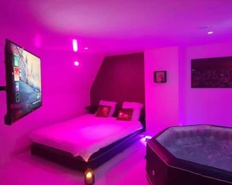 Magnificent suite with jacuzzi - Cendras