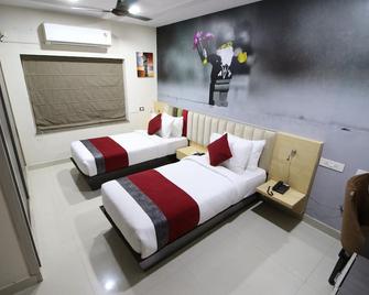 The Butterfly Luxury Serviced Apartments Visakhapatnam - Visakhapatnam - Bedroom