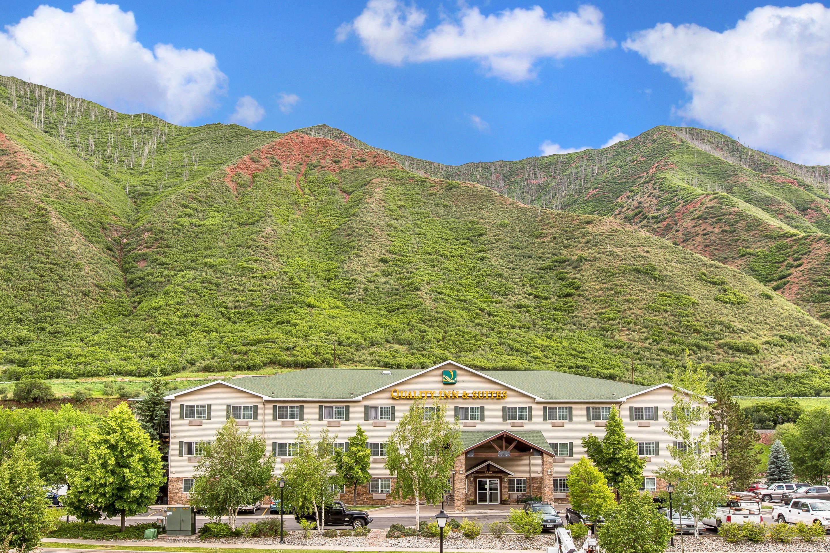 Quality Inn & Suites On The River - Glenwood Springs - Byggnad