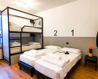 Hotello Hostel - Triest - Schlafzimmer