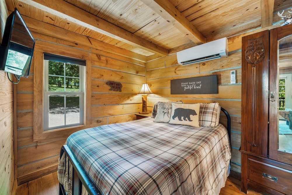 Mountain brow get away! Private and quiet, perfect for a romantic get a way! - Fort Payne - Slaapkamer