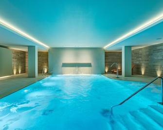 Apex City of Bath Hotel - บาร์ท - สระว่ายน้ำ