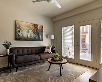 Luxury 1-bedroom Apartment - South Salt Lake - Living room