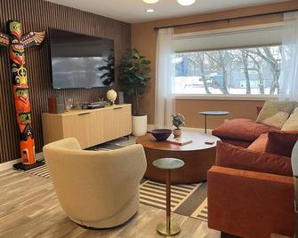 Wild About Anchorage / Hot Tub / Rooftop Patio / Chef's Kitchen - Anchorage