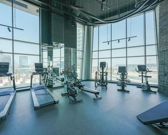 Bright Apartment With Panoramic Cityscap - Dubai - Fitnessbereich