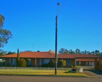 Aaron Inn Motel - Narrabri - Building
