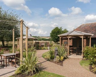 Meadow Farm Redditch by Marstons Inns - Redditch - Terasa