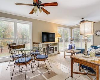 8 Mi to Lake Lanier: Guest House in Buford! - Buford - Jídelna