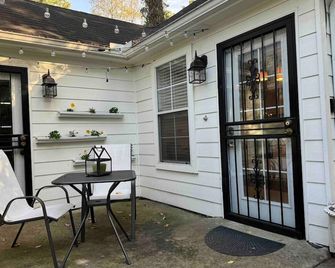 Moody Blues Studio Perfect For Work Or Romance - เมมฟิส - ลาน