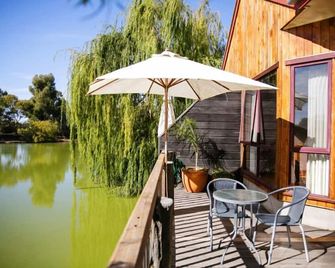 Perricoota Vines Retreat - Moama - Terasa