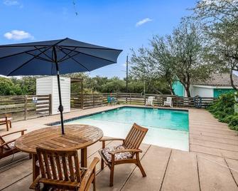 The Cozy Pelican - Rockport - Piscina