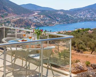 Beautiful 2 Levels Romantic Luxury Stunning Views, Private Roof Pool, Spacious - Kalkan - Balcony