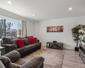 Cozy Modern House in Citrus Heights - Citrus Heights - Sala de estar