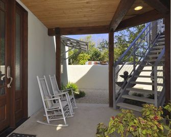 Award-winning Apartment in Downtown Boerne - Boerne - Innenhof