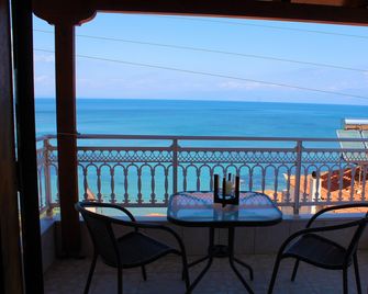 Sofotel - Vounaria - Balcon