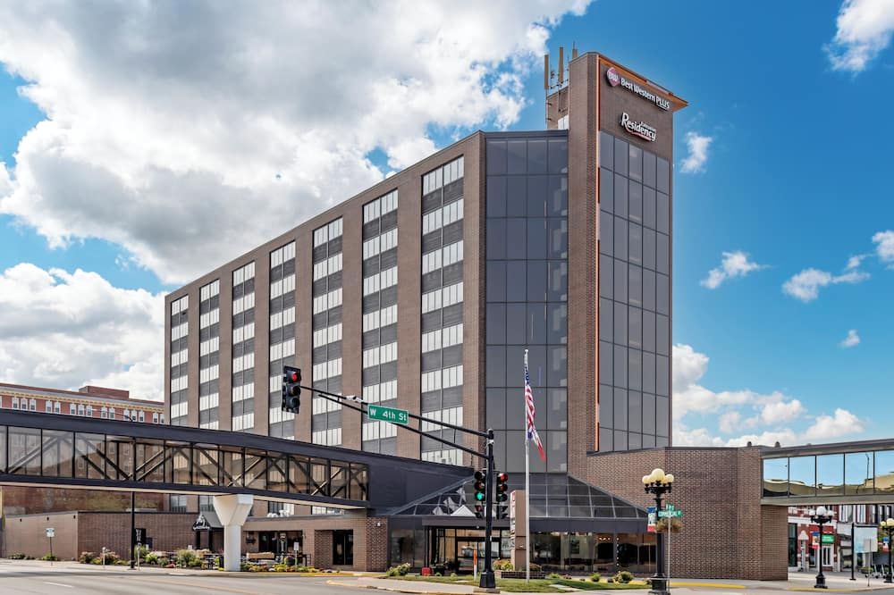 Best Western Plus Waterloo & Cedar Falls - Waterloo - Building