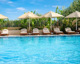 Kamer Suites & Hotel - צזמה - בריכה