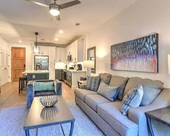 55 South Market Condo 108 - Asheville - Living room