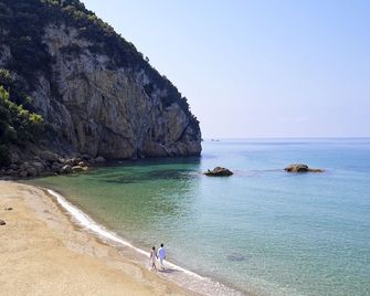 Álkyna Lifestyle Beach Resort - Agios Gordios