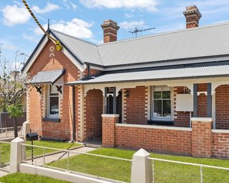 Wonderful William - Charming Home close to CBD - Bathurst - Building