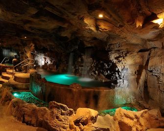Casanova - Wellness Center La Grotta Etrusca - San Quirico d'Orcia
