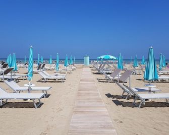 Hotel Paloma Beach Front Chiringuitos Time - Rimini - Praia