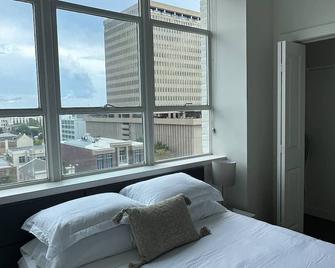Stylish Downtown High-Rise - 2bd - Baton Rouge