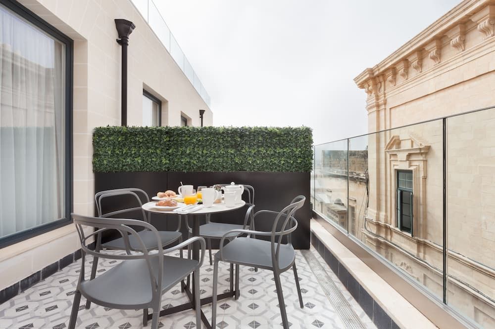 Balcony view of The Cumberland By Neu Collective