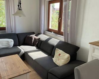 Ferienhaus mit Bar und Sauna - Duderstadt - Wohnzimmer