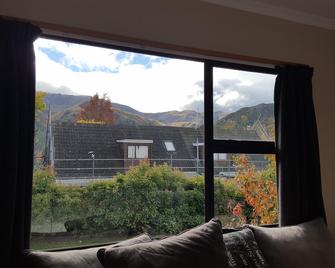 Purple House - Arrowtown - Balcón