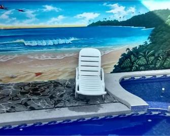 Blue Palm Hotel - ג'אקו - בריכה